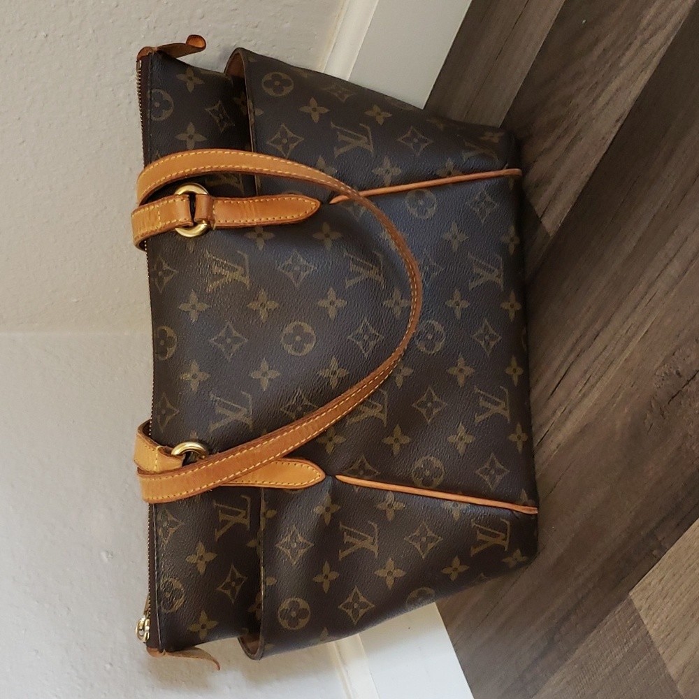 Louis Vuitton Handbag
